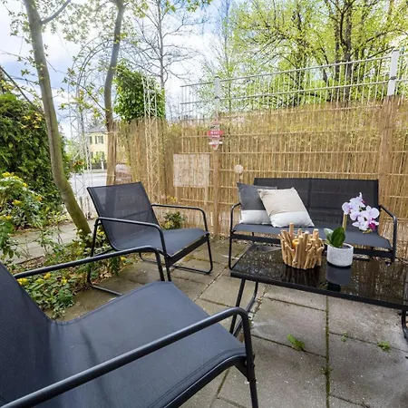 Studio Apartmentterrace Near University Campus
