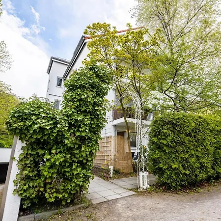 Studio Apartmentterrace Near University Campus